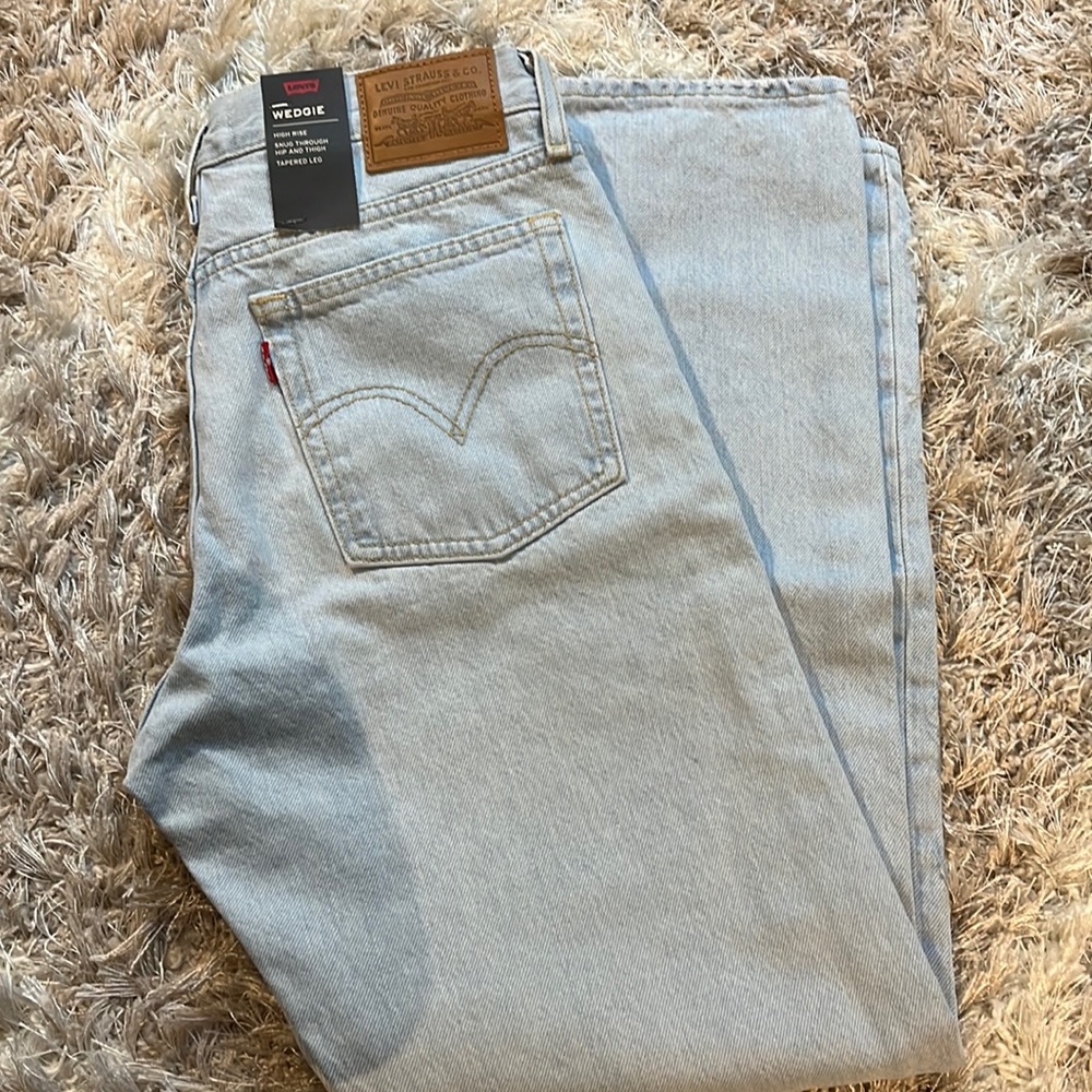 NWT Levi’s Wedgie Jeans Size 27